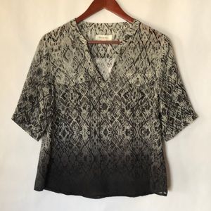 Two By Vince Camuto Ombre pull over top szM